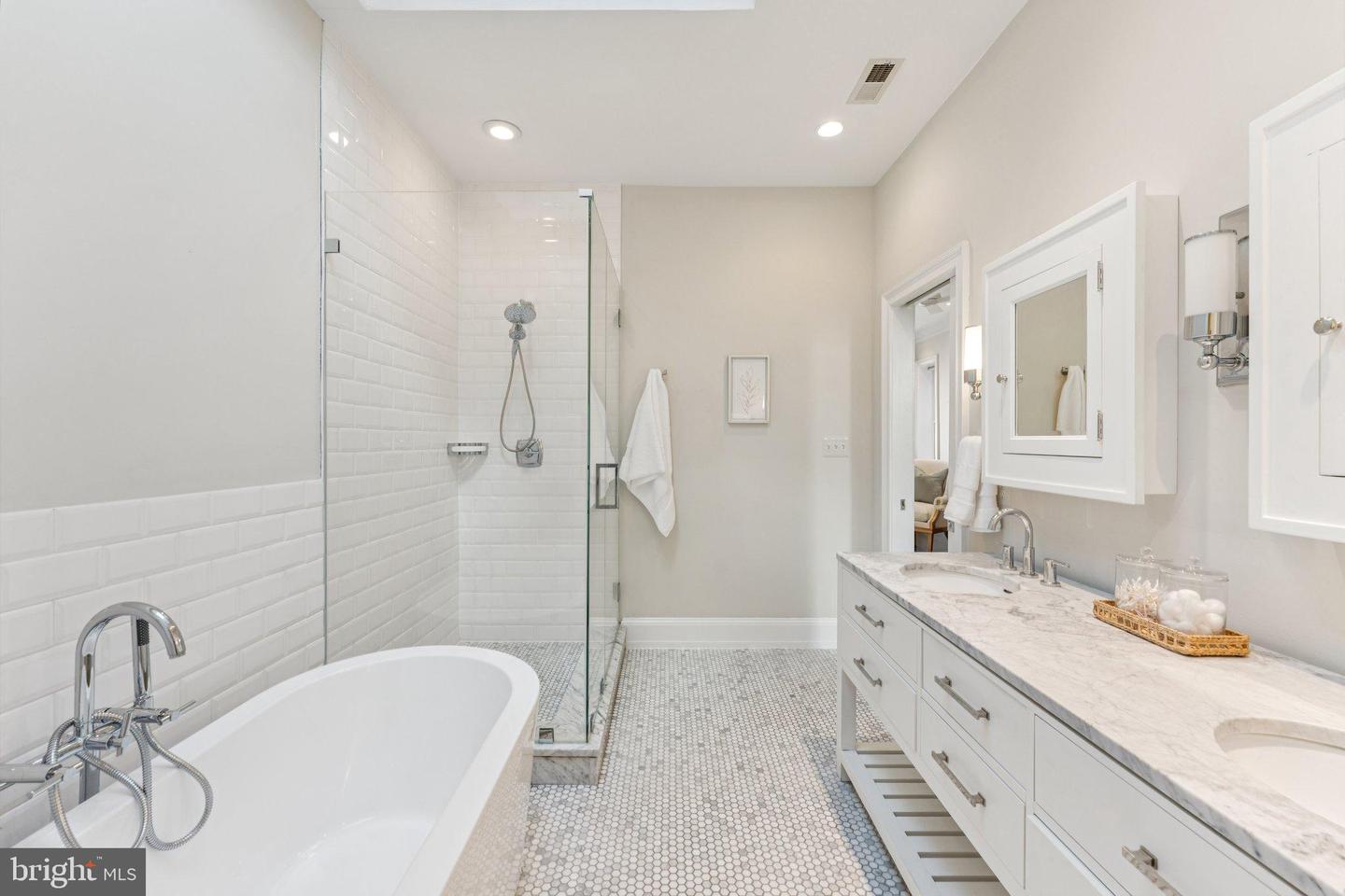 1618 CORCORAN ST NW, WASHINGTON, District Of Columbia 20009, 4 Bedrooms Bedrooms, ,3 BathroomsBathrooms,Residential,For sale,1618 CORCORAN ST NW,DCDC2231136 MLS # DCDC2231136 1618 CORCORAN ST NW, WASHINGTON, District Of Columbia 20009, 4 Bedrooms Bedrooms, ,3 BathroomsBathrooms,Residential,For sale,1618 CORCORAN ST NW,DCDC2231136 MLS # DCDC2231136