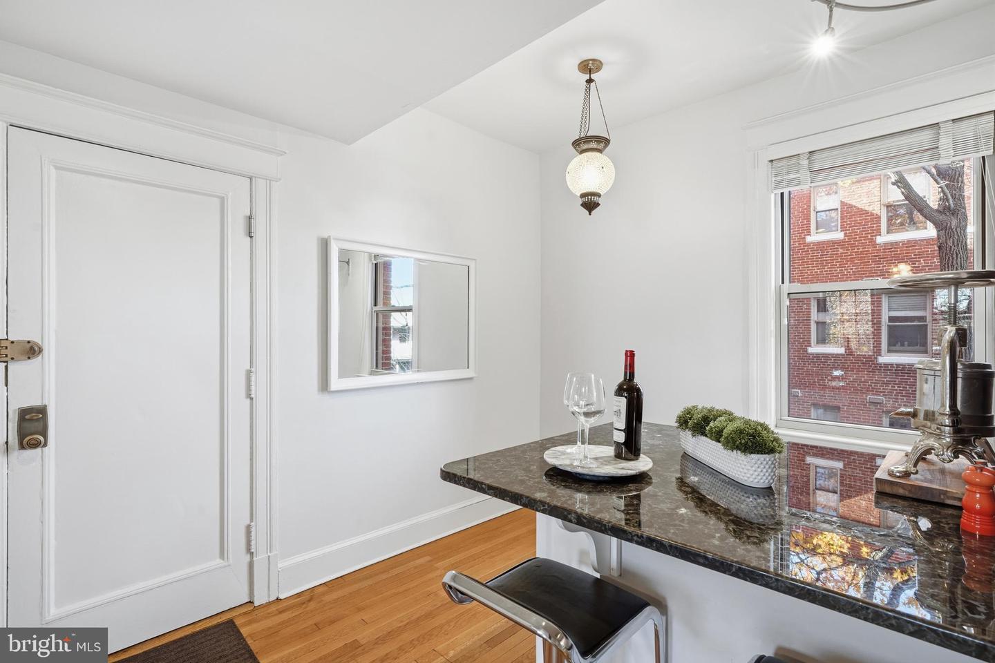 18 9TH ST NE #302, WASHINGTON, District Of Columbia 20002, 1 Bedroom Bedrooms, ,1 BathroomBathrooms,Residential,For sale,18 9TH ST NE #302,DCDC2231158 MLS # DCDC2231158