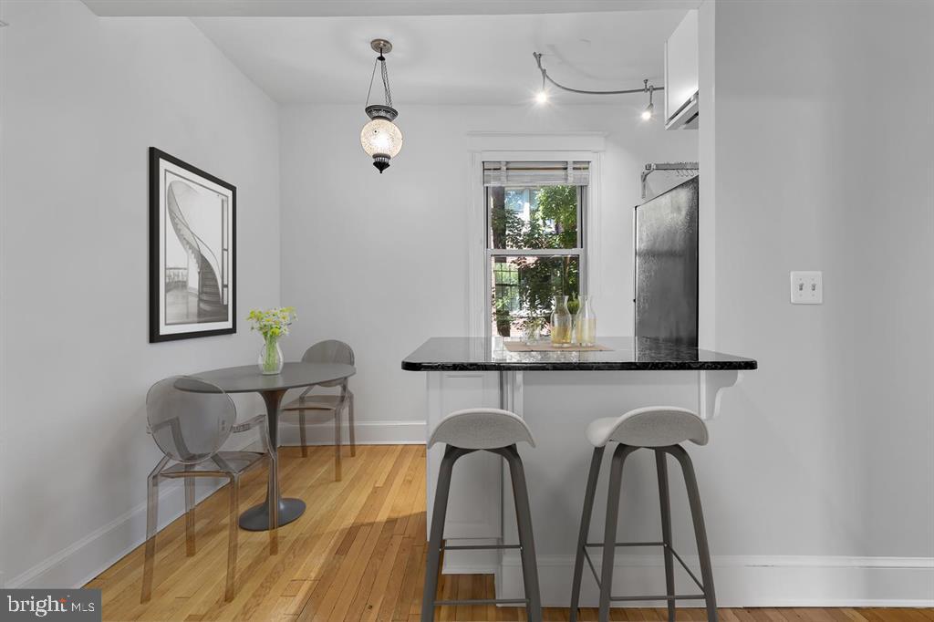 18 9TH ST NE #302, WASHINGTON, District Of Columbia 20002, 1 Bedroom Bedrooms, ,1 BathroomBathrooms,Residential,For sale,18 9TH ST NE #302,DCDC2231158 MLS # DCDC2231158