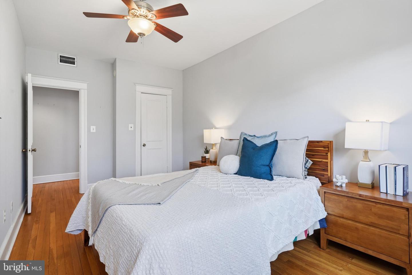 18 9TH ST NE #302, WASHINGTON, District Of Columbia 20002, 1 Bedroom Bedrooms, ,1 BathroomBathrooms,Residential,For sale,18 9TH ST NE #302,DCDC2231158 MLS # DCDC2231158