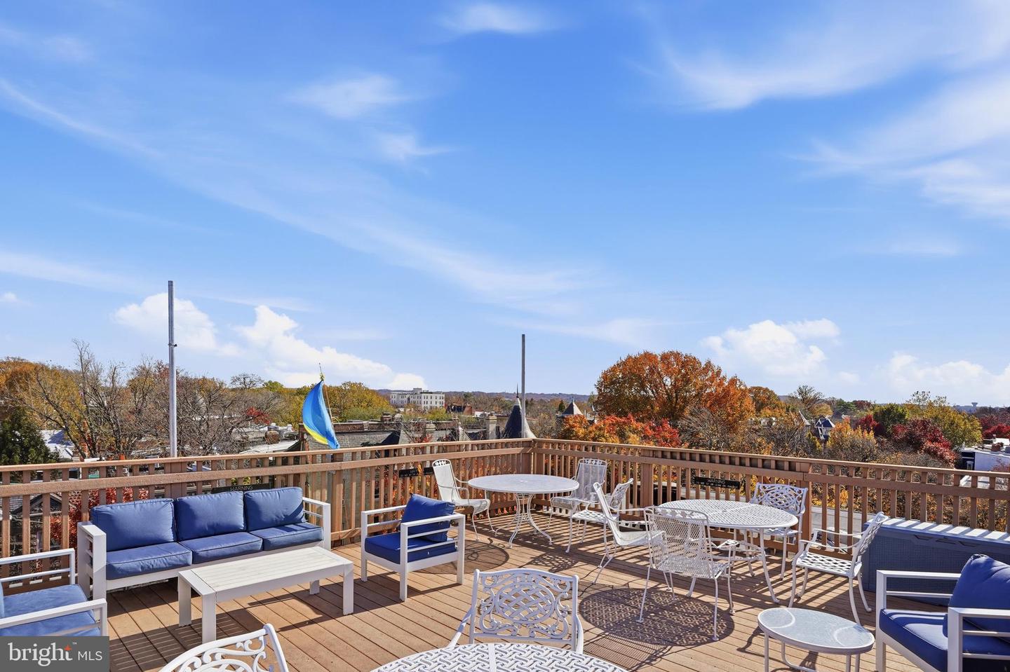 18 9TH ST NE #302, WASHINGTON, District Of Columbia 20002, 1 Bedroom Bedrooms, ,1 BathroomBathrooms,Residential,For sale,18 9TH ST NE #302,DCDC2231158 MLS # DCDC2231158