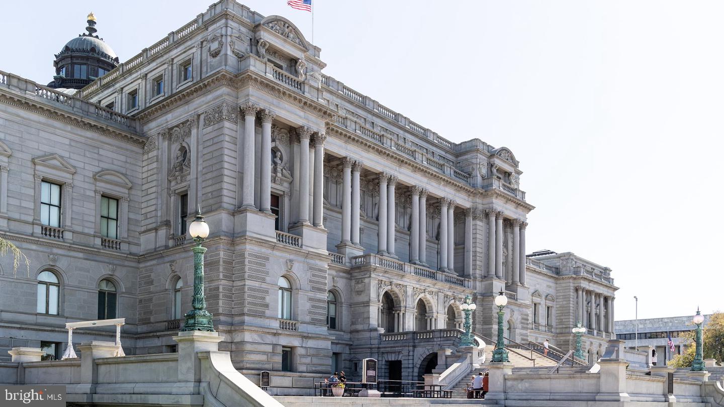 18 9TH ST NE #302, WASHINGTON, District Of Columbia 20002, 1 Bedroom Bedrooms, ,1 BathroomBathrooms,Residential,For sale,18 9TH ST NE #302,DCDC2231158 MLS # DCDC2231158