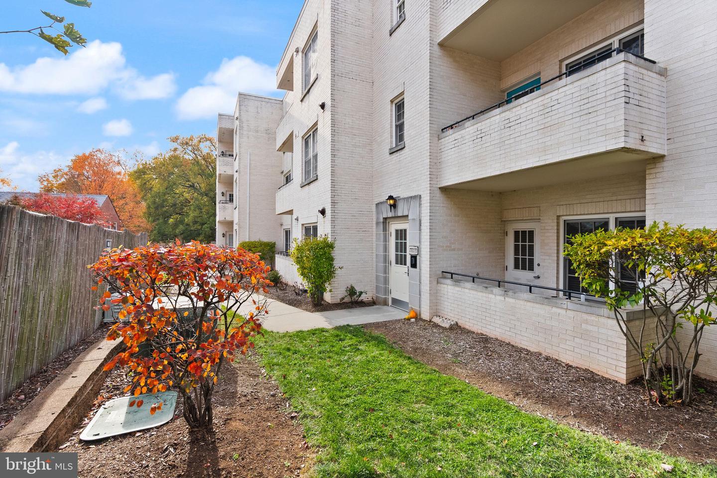 231 N THOMAS ST #105, ARLINGTON, Virginia 22203, 2 Bedrooms Bedrooms, ,2 BathroomsBathrooms,Residential,For sale,231 N THOMAS ST #105,VAAR2065922 MLS # VAAR2065922 231 N THOMAS ST #105, ARLINGTON, Virginia 22203, 2 Bedrooms Bedrooms, ,2 BathroomsBathrooms,Residential,For sale,231 N THOMAS ST #105,VAAR2065922 MLS # VAAR2065922