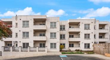 231 N THOMAS ST #105, ARLINGTON, Virginia 22203, 2 Bedrooms Bedrooms, ,2 BathroomsBathrooms,Residential,For sale,231 N THOMAS ST #105,VAAR2065922 MLS # VAAR2065922