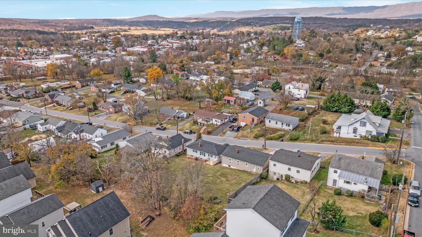 376 STONEWALL ST, STRASBURG, Virginia 22657, 3 Bedrooms Bedrooms, ,2 BathroomsBathrooms,Residential,For sale,376 STONEWALL ST,VASH2012960 MLS # VASH2012960 376 STONEWALL ST, STRASBURG, Virginia 22657, 3 Bedrooms Bedrooms, ,2 BathroomsBathrooms,Residential,For sale,376 STONEWALL ST,VASH2012960 MLS # VASH2012960