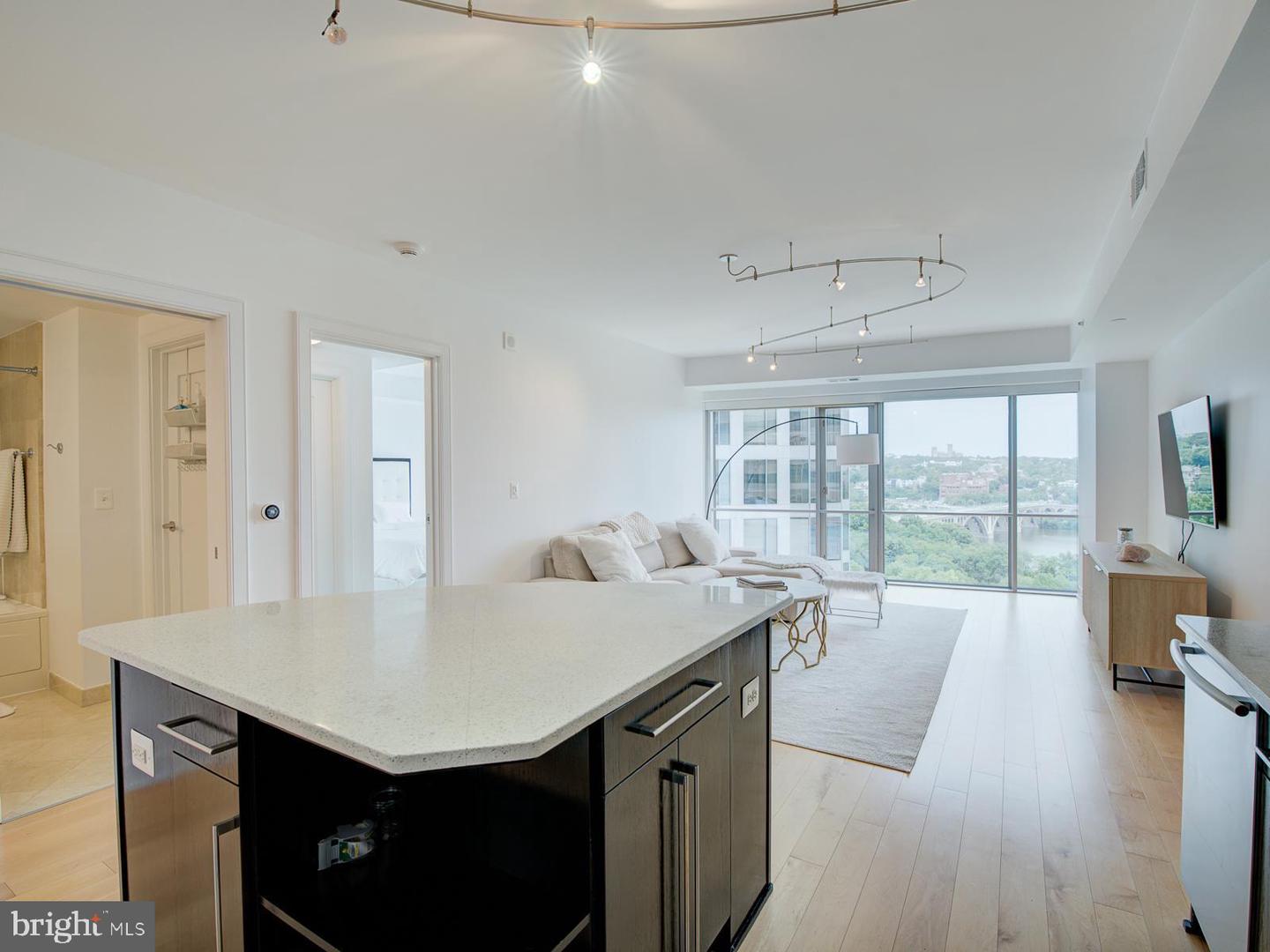 1111 N 19 ST N #1509, ARLINGTON, Virginia 22209, 1 Bedroom Bedrooms, 3 Rooms Rooms,1 BathroomBathrooms,Residential,For sale,1111 N 19 ST N #1509,VAAR2065970 MLS # VAAR2065970 1111 N 19 ST N #1509, ARLINGTON, Virginia 22209, 1 Bedroom Bedrooms, 3 Rooms Rooms,1 BathroomBathrooms,Residential,For sale,1111 N 19 ST N #1509,VAAR2065970 MLS # VAAR2065970