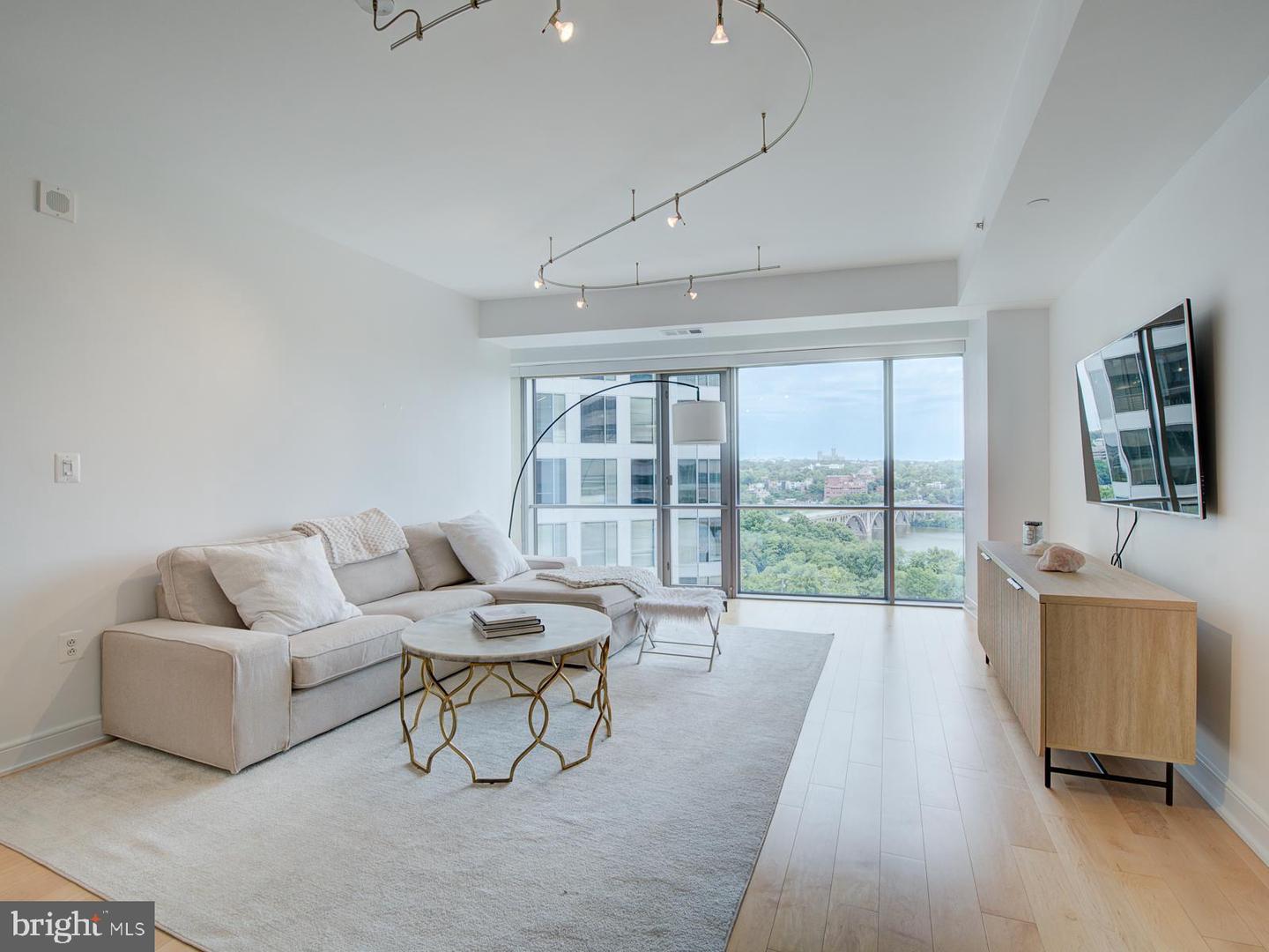 1111 N 19 ST N #1509, ARLINGTON, Virginia 22209, 1 Bedroom Bedrooms, 3 Rooms Rooms,1 BathroomBathrooms,Residential,For sale,1111 N 19 ST N #1509,VAAR2065970 MLS # VAAR2065970 1111 N 19 ST N #1509, ARLINGTON, Virginia 22209, 1 Bedroom Bedrooms, 3 Rooms Rooms,1 BathroomBathrooms,Residential,For sale,1111 N 19 ST N #1509,VAAR2065970 MLS # VAAR2065970