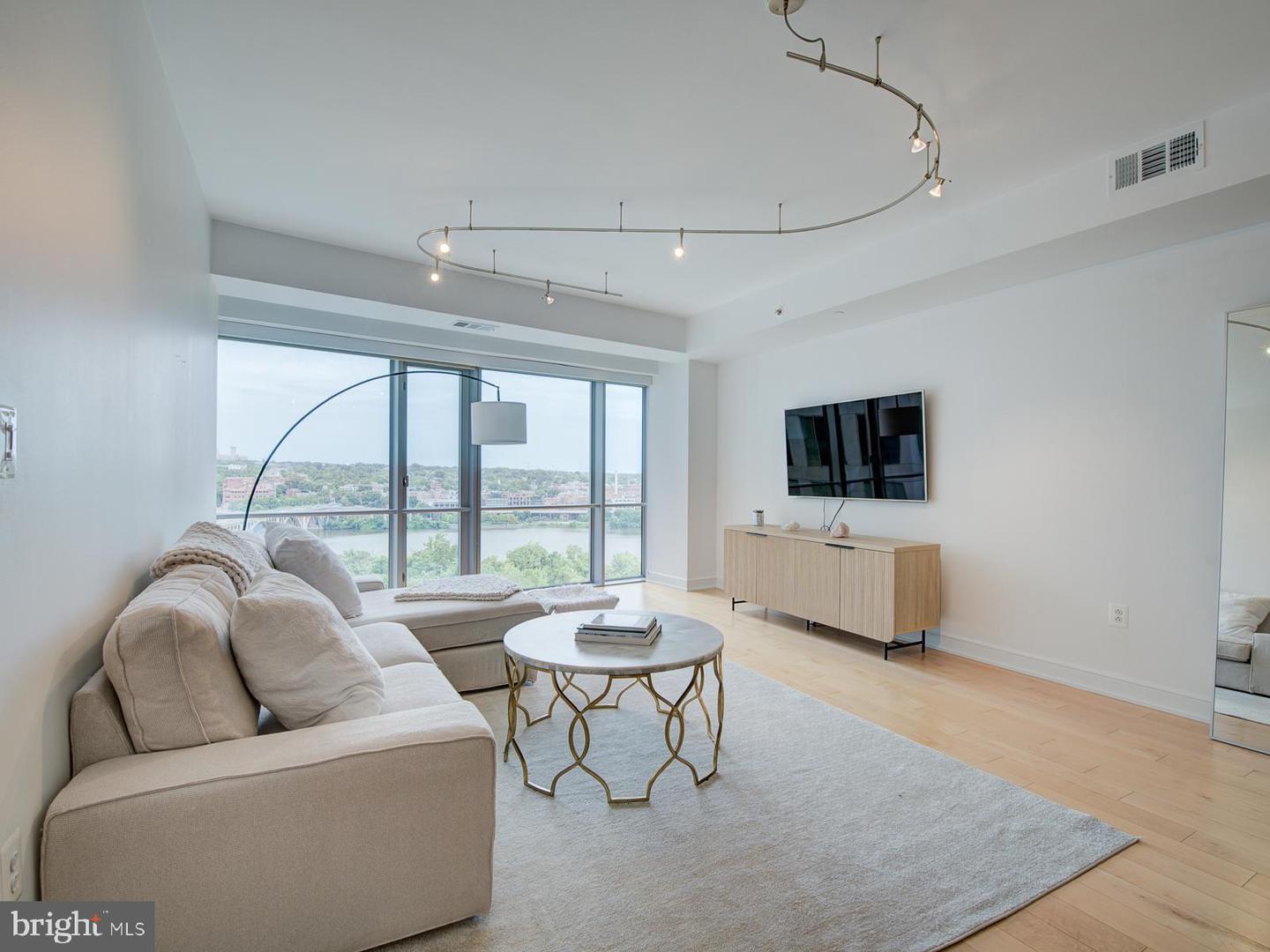 1111 N 19 ST N #1509, ARLINGTON, Virginia 22209, 1 Bedroom Bedrooms, 3 Rooms Rooms,1 BathroomBathrooms,Residential,For sale,1111 N 19 ST N #1509,VAAR2065970 MLS # VAAR2065970 1111 N 19 ST N #1509, ARLINGTON, Virginia 22209, 1 Bedroom Bedrooms, 3 Rooms Rooms,1 BathroomBathrooms,Residential,For sale,1111 N 19 ST N #1509,VAAR2065970 MLS # VAAR2065970