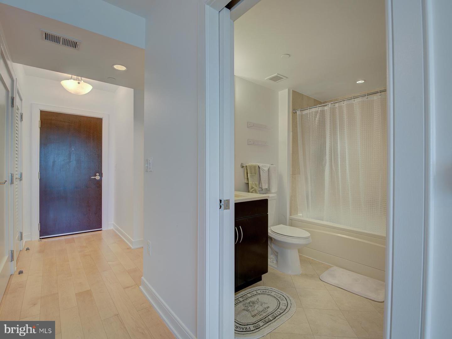 1111 N 19 ST N #1509, ARLINGTON, Virginia 22209, 1 Bedroom Bedrooms, 3 Rooms Rooms,1 BathroomBathrooms,Residential,For sale,1111 N 19 ST N #1509,VAAR2065970 MLS # VAAR2065970 1111 N 19 ST N #1509, ARLINGTON, Virginia 22209, 1 Bedroom Bedrooms, 3 Rooms Rooms,1 BathroomBathrooms,Residential,For sale,1111 N 19 ST N #1509,VAAR2065970 MLS # VAAR2065970