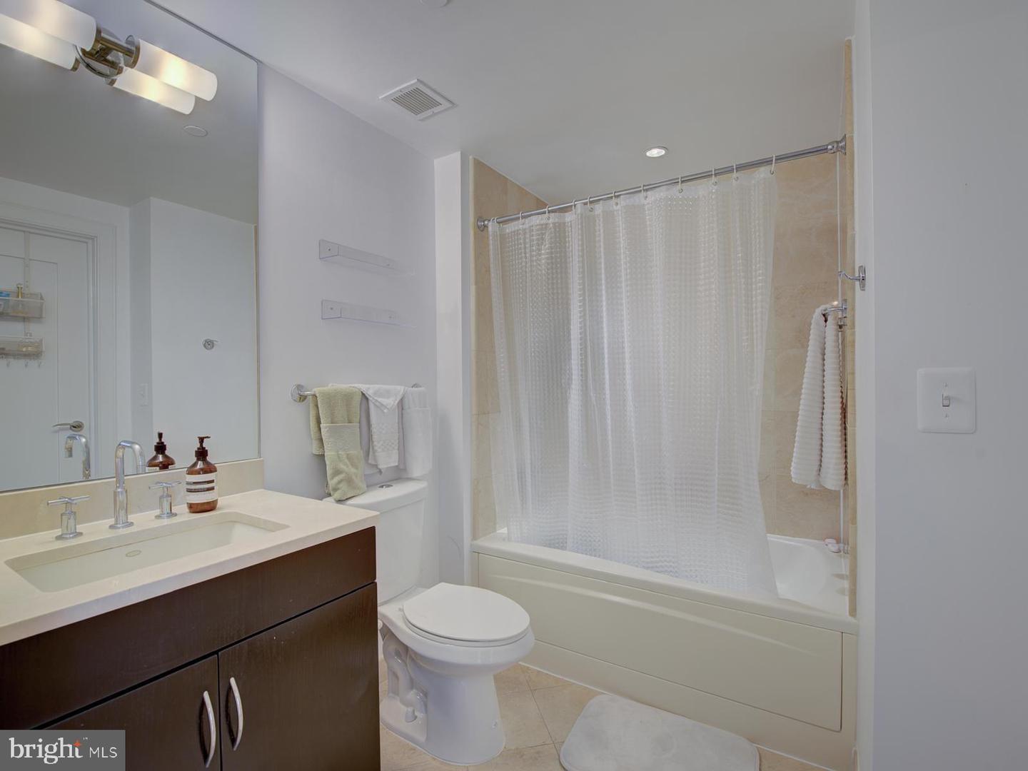 1111 N 19 ST N #1509, ARLINGTON, Virginia 22209, 1 Bedroom Bedrooms, 3 Rooms Rooms,1 BathroomBathrooms,Residential,For sale,1111 N 19 ST N #1509,VAAR2065970 MLS # VAAR2065970 1111 N 19 ST N #1509, ARLINGTON, Virginia 22209, 1 Bedroom Bedrooms, 3 Rooms Rooms,1 BathroomBathrooms,Residential,For sale,1111 N 19 ST N #1509,VAAR2065970 MLS # VAAR2065970