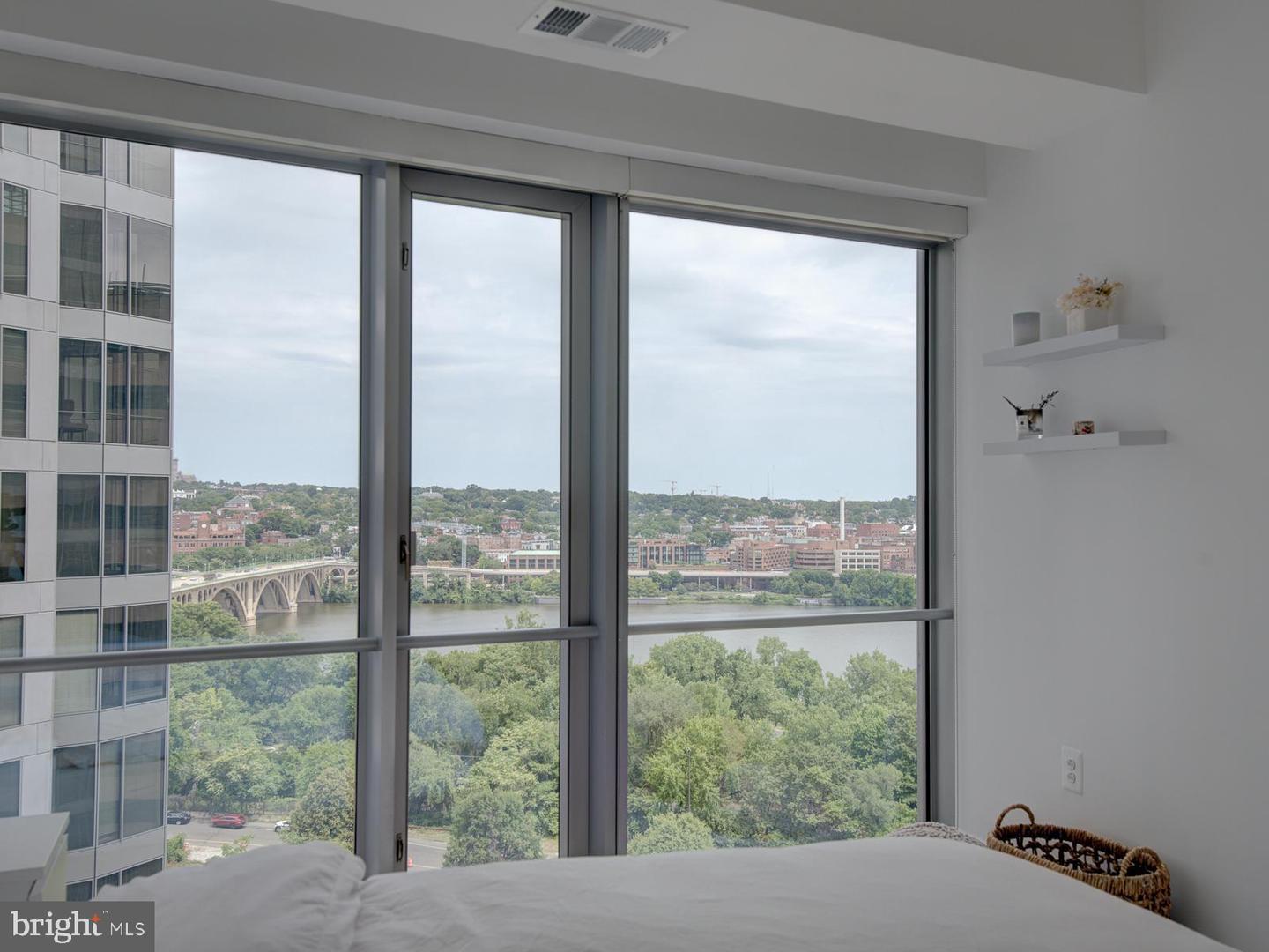 1111 N 19 ST N #1509, ARLINGTON, Virginia 22209, 1 Bedroom Bedrooms, 3 Rooms Rooms,1 BathroomBathrooms,Residential,For sale,1111 N 19 ST N #1509,VAAR2065970 MLS # VAAR2065970 1111 N 19 ST N #1509, ARLINGTON, Virginia 22209, 1 Bedroom Bedrooms, 3 Rooms Rooms,1 BathroomBathrooms,Residential,For sale,1111 N 19 ST N #1509,VAAR2065970 MLS # VAAR2065970