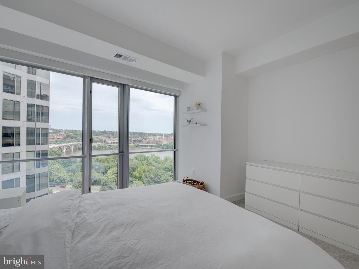 1111 N 19 ST N #1509, ARLINGTON, Virginia 22209, 1 Bedroom Bedrooms, 3 Rooms Rooms,1 BathroomBathrooms,Residential,For sale,1111 N 19 ST N #1509,VAAR2065970 MLS # VAAR2065970 1111 N 19 ST N #1509, ARLINGTON, Virginia 22209, 1 Bedroom Bedrooms, 3 Rooms Rooms,1 BathroomBathrooms,Residential,For sale,1111 N 19 ST N #1509,VAAR2065970 MLS # VAAR2065970