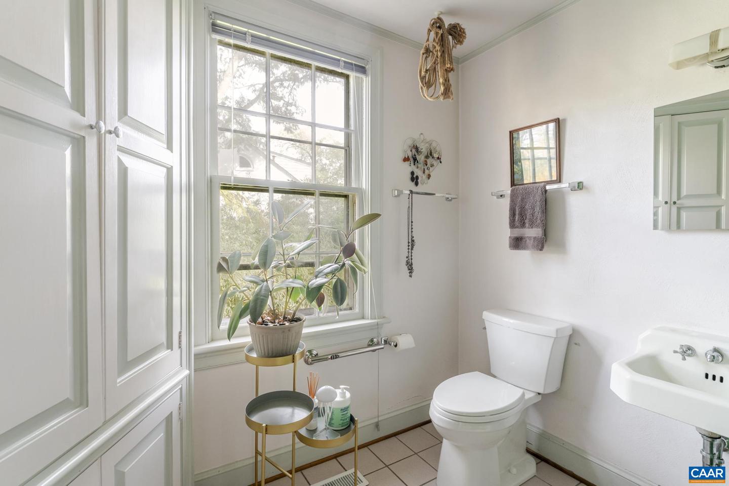 114 BOLLINGWOOD RD, CHARLOTTESVILLE, Virginia 22903, 4 Bedrooms Bedrooms, ,3 BathroomsBathrooms,Residential,For sale,114 BOLLINGWOOD RD,670965 MLS # 670965 114 BOLLINGWOOD RD, CHARLOTTESVILLE, Virginia 22903, 4 Bedrooms Bedrooms, ,3 BathroomsBathrooms,Residential,For sale,114 BOLLINGWOOD RD,670965 MLS # 670965