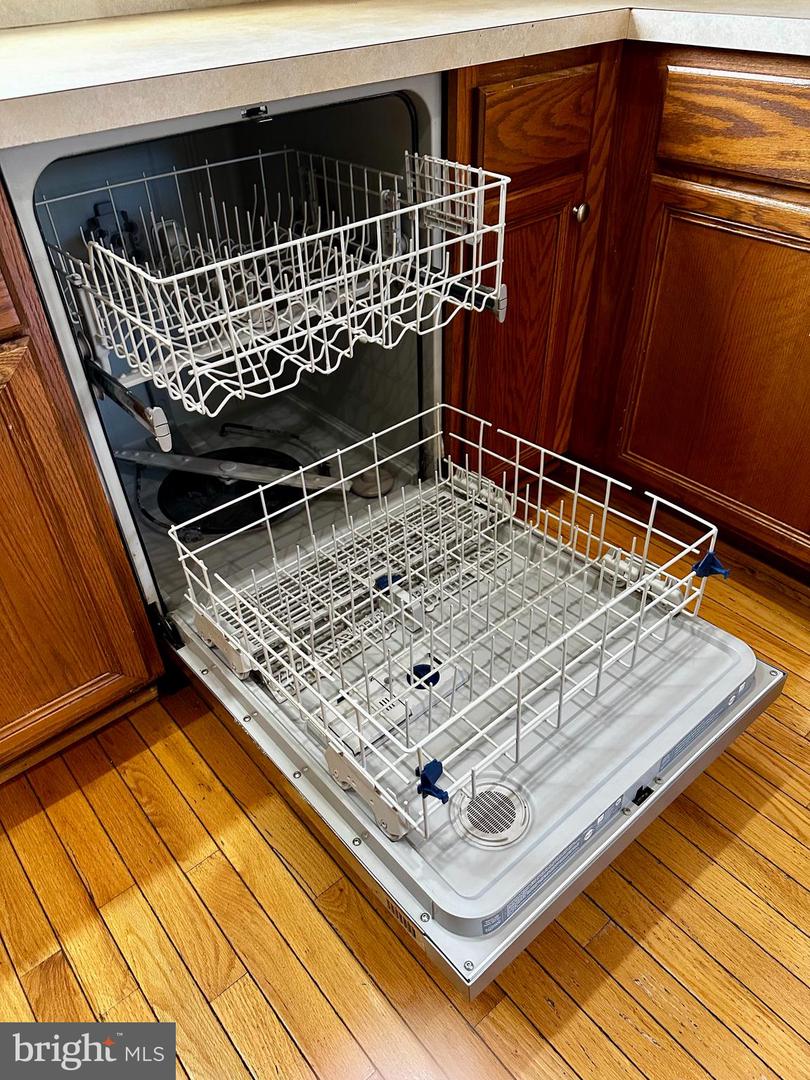 43438 OXEN LN, CHANTILLY, Virginia 20152, 4 Bedrooms Bedrooms, ,3 BathroomsBathrooms,Residential,For sale,43438 OXEN LN,VALO2111098 MLS # VALO2111098 43438 OXEN LN, CHANTILLY, Virginia 20152, 4 Bedrooms Bedrooms, ,3 BathroomsBathrooms,Residential,For sale,43438 OXEN LN,VALO2111098 MLS # VALO2111098