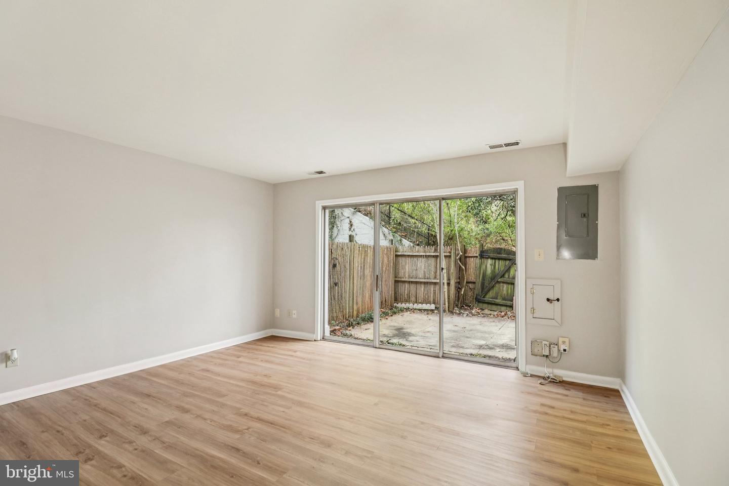 5912 MINUTEMEN RD #295, SPRINGFIELD, Virginia 22152, 2 Bedrooms Bedrooms, ,1 BathroomBathrooms,Residential,For sale,5912 MINUTEMEN RD #295,VAFX2278950 MLS # VAFX2278950 5912 MINUTEMEN RD #295, SPRINGFIELD, Virginia 22152, 2 Bedrooms Bedrooms, ,1 BathroomBathrooms,Residential,For sale,5912 MINUTEMEN RD #295,VAFX2278950 MLS # VAFX2278950