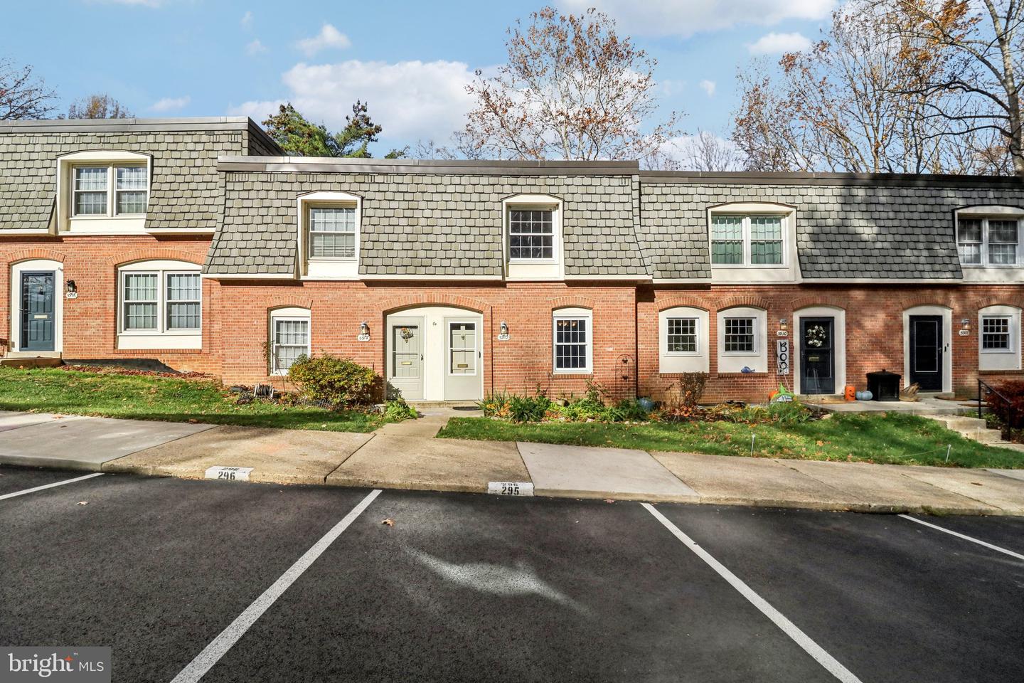 5912 MINUTEMEN RD #295, SPRINGFIELD, Virginia 22152, 2 Bedrooms Bedrooms, ,1 BathroomBathrooms,Residential,For sale,5912 MINUTEMEN RD #295,VAFX2278950 MLS # VAFX2278950 5912 MINUTEMEN RD #295, SPRINGFIELD, Virginia 22152, 2 Bedrooms Bedrooms, ,1 BathroomBathrooms,Residential,For sale,5912 MINUTEMEN RD #295,VAFX2278950 MLS # VAFX2278950