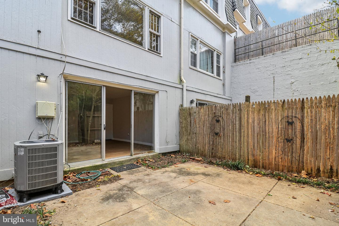 5912 MINUTEMEN RD #295, SPRINGFIELD, Virginia 22152, 2 Bedrooms Bedrooms, ,1 BathroomBathrooms,Residential,For sale,5912 MINUTEMEN RD #295,VAFX2278950 MLS # VAFX2278950 5912 MINUTEMEN RD #295, SPRINGFIELD, Virginia 22152, 2 Bedrooms Bedrooms, ,1 BathroomBathrooms,Residential,For sale,5912 MINUTEMEN RD #295,VAFX2278950 MLS # VAFX2278950