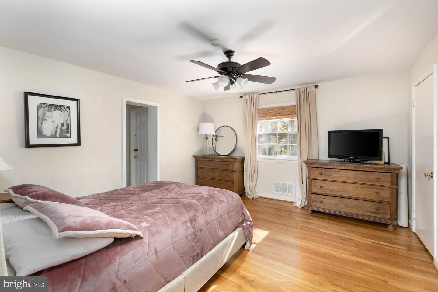 1104 TUCKAHOE LN, ALEXANDRIA, Virginia 22302, 3 Bedrooms Bedrooms, ,2 BathroomsBathrooms,Residential,For sale,1104 TUCKAHOE LN,VAAX2051780 MLS # VAAX2051780 1104 TUCKAHOE LN, ALEXANDRIA, Virginia 22302, 3 Bedrooms Bedrooms, ,2 BathroomsBathrooms,Residential,For sale,1104 TUCKAHOE LN,VAAX2051780 MLS # VAAX2051780