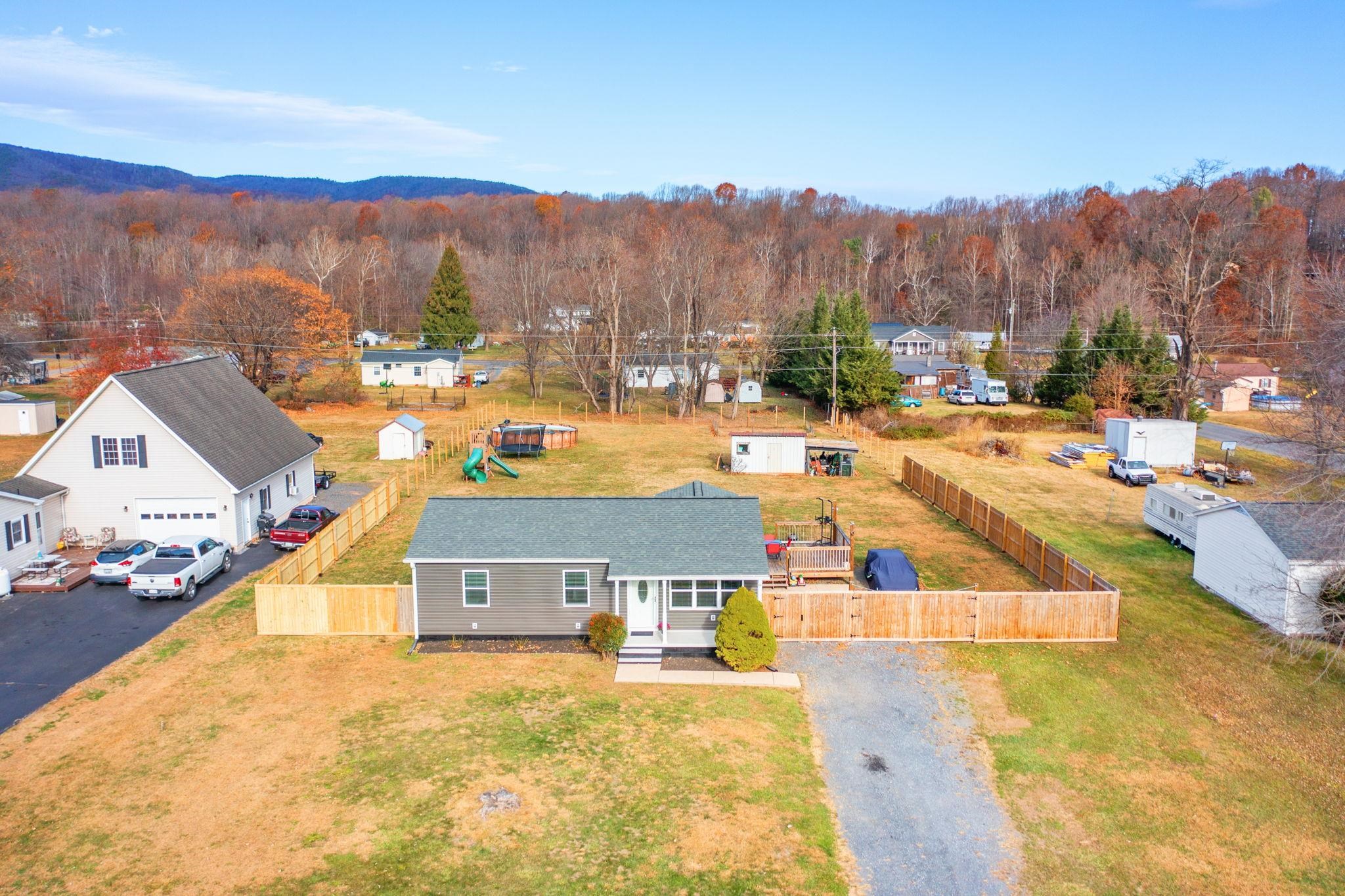 227 CRAWFORD DR, CHURCHVILLE, Virginia 24431, 3 Bedrooms Bedrooms, ,2 BathroomsBathrooms,Residential,227 CRAWFORD DR,671151 MLS # 671151 227 CRAWFORD DR, CHURCHVILLE, Virginia 24431, 3 Bedrooms Bedrooms, ,2 BathroomsBathrooms,Residential,227 CRAWFORD DR,671151 MLS # 671151