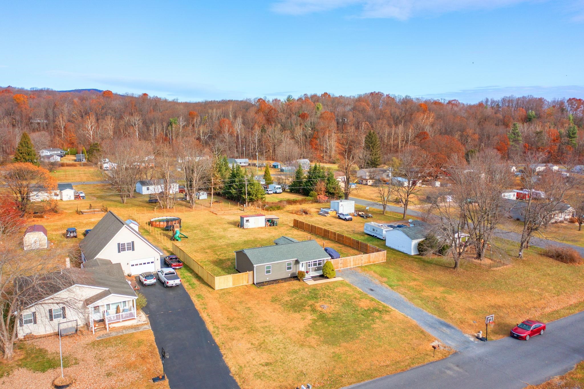 227 CRAWFORD DR, CHURCHVILLE, Virginia 24431, 3 Bedrooms Bedrooms, ,2 BathroomsBathrooms,Residential,227 CRAWFORD DR,671151 MLS # 671151 227 CRAWFORD DR, CHURCHVILLE, Virginia 24431, 3 Bedrooms Bedrooms, ,2 BathroomsBathrooms,Residential,227 CRAWFORD DR,671151 MLS # 671151