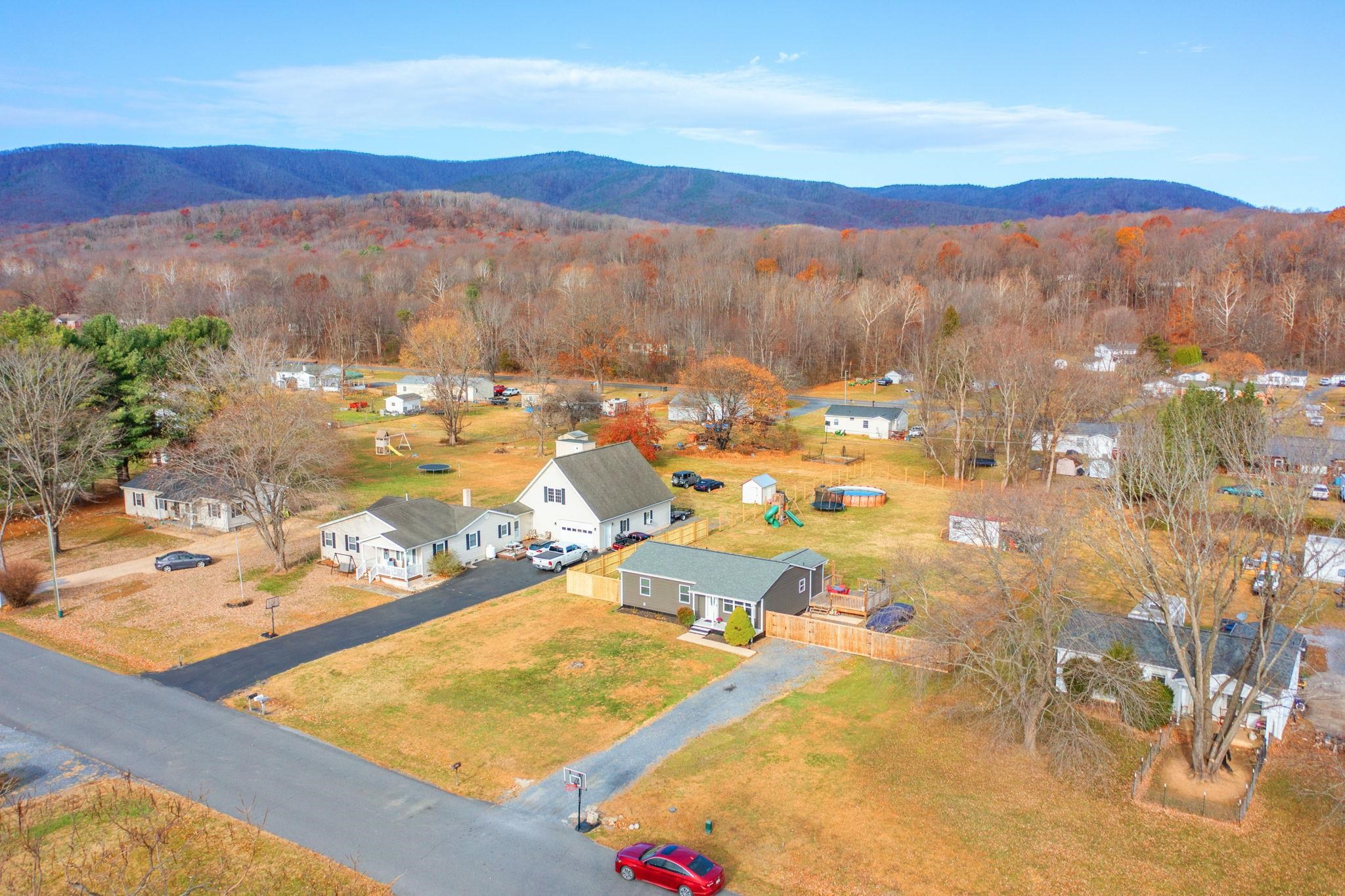 227 CRAWFORD DR, CHURCHVILLE, Virginia 24431, 3 Bedrooms Bedrooms, ,2 BathroomsBathrooms,Residential,227 CRAWFORD DR,671151 MLS # 671151 227 CRAWFORD DR, CHURCHVILLE, Virginia 24431, 3 Bedrooms Bedrooms, ,2 BathroomsBathrooms,Residential,227 CRAWFORD DR,671151 MLS # 671151