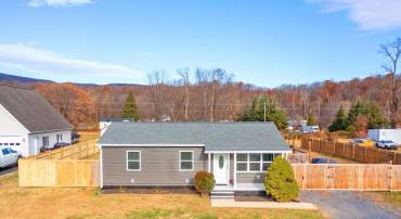 227 CRAWFORD DR, CHURCHVILLE, Virginia 24431, 3 Bedrooms Bedrooms, ,2 BathroomsBathrooms,Residential,227 CRAWFORD DR,671151 MLS # 671151