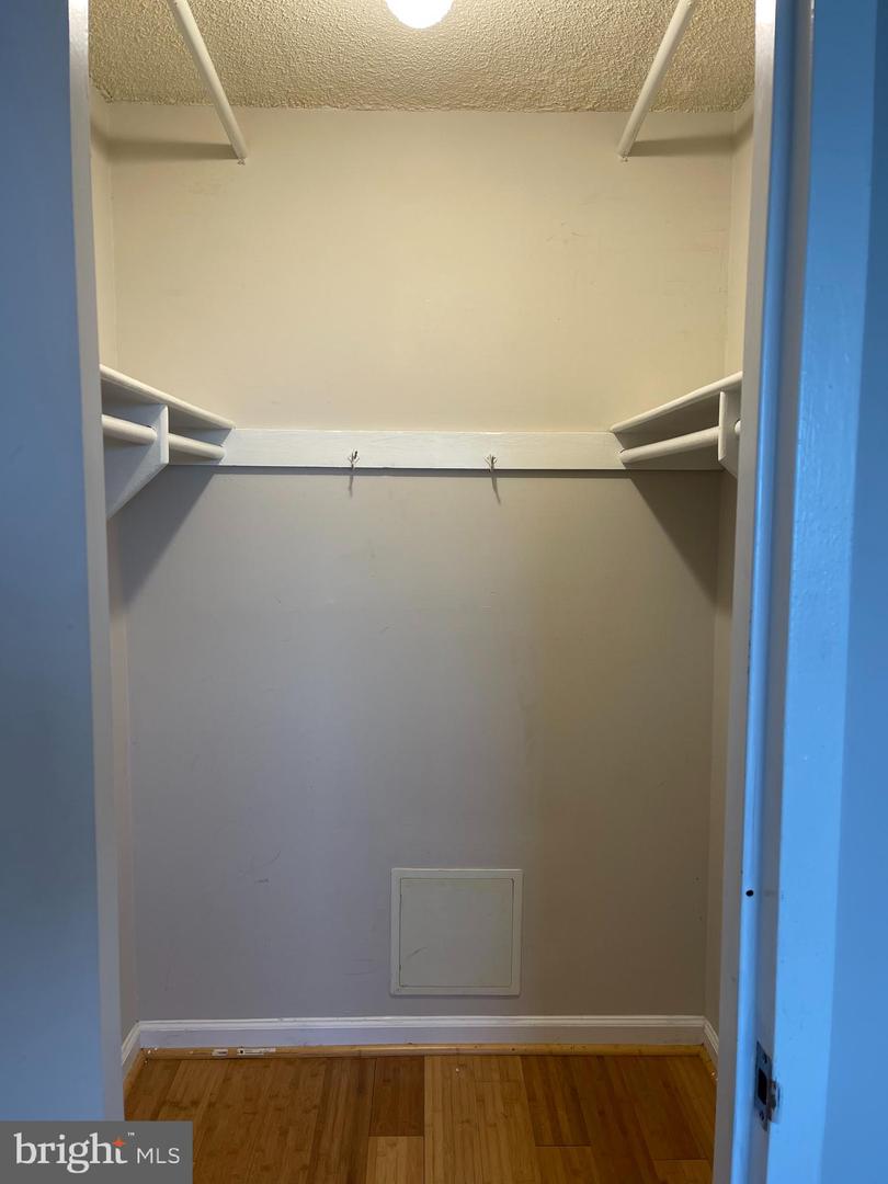 2500 N VAN DORN ST #1119, ALEXANDRIA, Virginia 22302, 1 Bedroom Bedrooms, 3 Rooms Rooms,1 BathroomBathrooms,Residential,For sale,2500 N VAN DORN ST #1119,VAAX2051794 MLS # VAAX2051794 2500 N VAN DORN ST #1119, ALEXANDRIA, Virginia 22302, 1 Bedroom Bedrooms, 3 Rooms Rooms,1 BathroomBathrooms,Residential,For sale,2500 N VAN DORN ST #1119,VAAX2051794 MLS # VAAX2051794