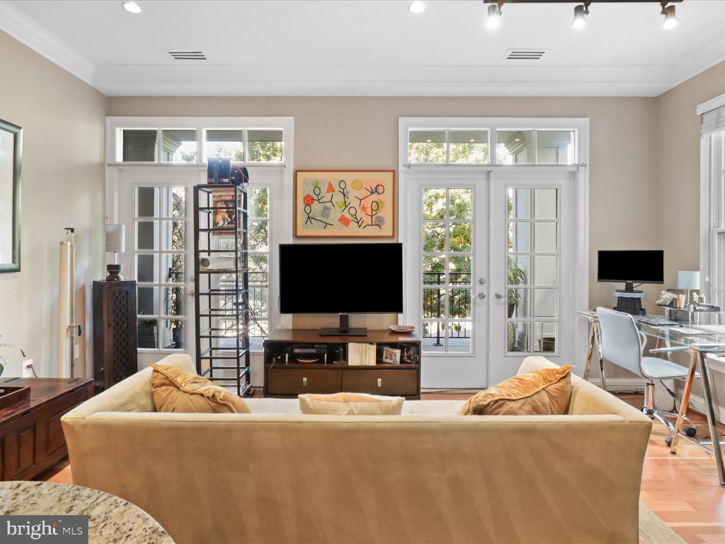 1023 N ROYAL ST #214, ALEXANDRIA, Virginia 22314, 1 Bedroom Bedrooms, ,1 BathroomBathrooms,Residential,For sale,1023 N ROYAL ST #214,VAAX2051796 MLS # VAAX2051796 1023 N ROYAL ST #214, ALEXANDRIA, Virginia 22314, 1 Bedroom Bedrooms, ,1 BathroomBathrooms,Residential,For sale,1023 N ROYAL ST #214,VAAX2051796 MLS # VAAX2051796