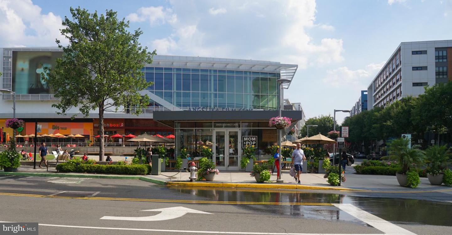 2816 EMMA LEE ST #301, FALLS CHURCH, Virginia 22042, 2 Bedrooms Bedrooms, ,2 BathroomsBathrooms,Residential,For sale,2816 EMMA LEE ST #301,VAFX2279036 MLS # VAFX2279036 2816 EMMA LEE ST #301, FALLS CHURCH, Virginia 22042, 2 Bedrooms Bedrooms, ,2 BathroomsBathrooms,Residential,For sale,2816 EMMA LEE ST #301,VAFX2279036 MLS # VAFX2279036