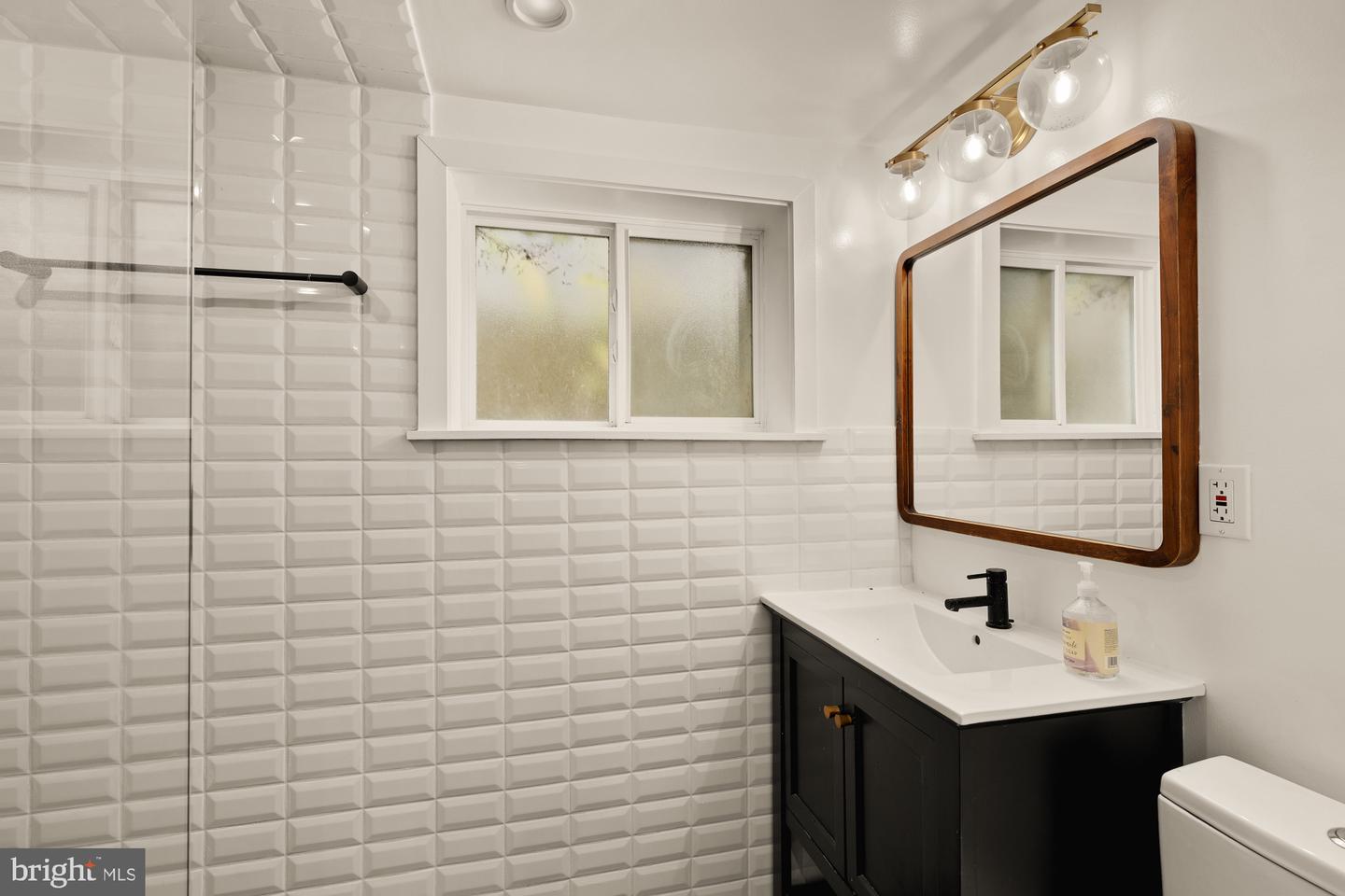 215 HAWAII AVE NE, WASHINGTON, District Of Columbia 20011, 3 Bedrooms Bedrooms, ,2 BathroomsBathrooms,Residential,For sale,215 HAWAII AVE NE,DCDC2231752 MLS # DCDC2231752 215 HAWAII AVE NE, WASHINGTON, District Of Columbia 20011, 3 Bedrooms Bedrooms, ,2 BathroomsBathrooms,Residential,For sale,215 HAWAII AVE NE,DCDC2231752 MLS # DCDC2231752