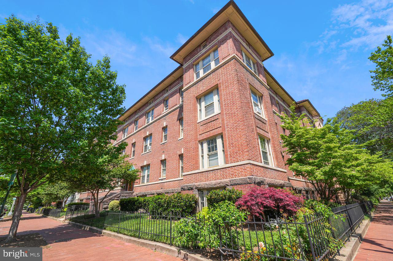 516 A ST NE #205, WASHINGTON, District Of Columbia 20002, 1 Bedroom Bedrooms, 6 Rooms Rooms,1 BathroomBathrooms,Residential,For sale,516 A ST NE #205,DCDC2231760 MLS # DCDC2231760 516 A ST NE #205, WASHINGTON, District Of Columbia 20002, 1 Bedroom Bedrooms, 6 Rooms Rooms,1 BathroomBathrooms,Residential,For sale,516 A ST NE #205,DCDC2231760 MLS # DCDC2231760