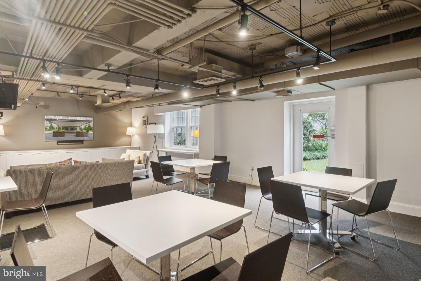 2737 DEVONSHIRE PL NW #503, WASHINGTON, District Of Columbia 20008, 2 Bedrooms Bedrooms, ,2 BathroomsBathrooms,Residential,For sale,2737 DEVONSHIRE PL NW #503,DCDC2211530 MLS # DCDC2211530 2737 DEVONSHIRE PL NW #503, WASHINGTON, District Of Columbia 20008, 2 Bedrooms Bedrooms, ,2 BathroomsBathrooms,Residential,For sale,2737 DEVONSHIRE PL NW #503,DCDC2211530 MLS # DCDC2211530