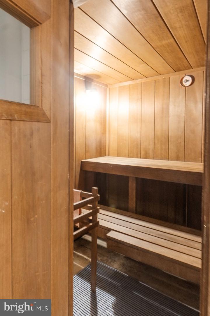 2737 DEVONSHIRE PL NW #503, WASHINGTON, District Of Columbia 20008, 2 Bedrooms Bedrooms, ,2 BathroomsBathrooms,Residential,For sale,2737 DEVONSHIRE PL NW #503,DCDC2211530 MLS # DCDC2211530 2737 DEVONSHIRE PL NW #503, WASHINGTON, District Of Columbia 20008, 2 Bedrooms Bedrooms, ,2 BathroomsBathrooms,Residential,For sale,2737 DEVONSHIRE PL NW #503,DCDC2211530 MLS # DCDC2211530