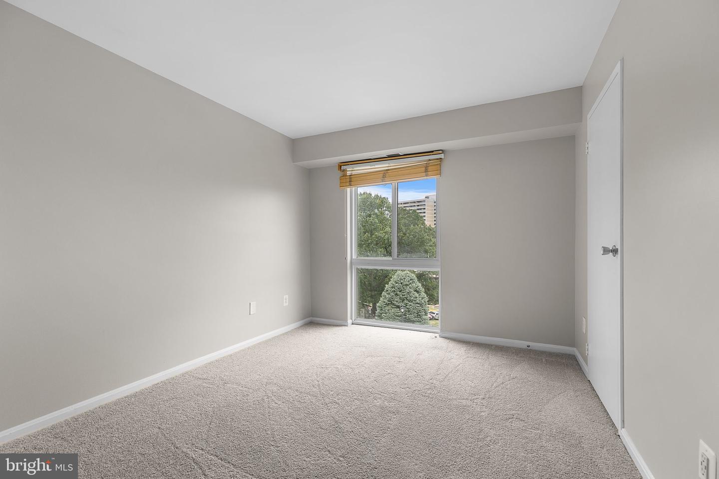 6151 EDSALL RD #I, ALEXANDRIA, Virginia 22304, 2 Bedrooms Bedrooms, ,1 BathroomBathrooms,Residential,For sale,6151 EDSALL RD #I,VAAX2048800 MLS # VAAX2048800