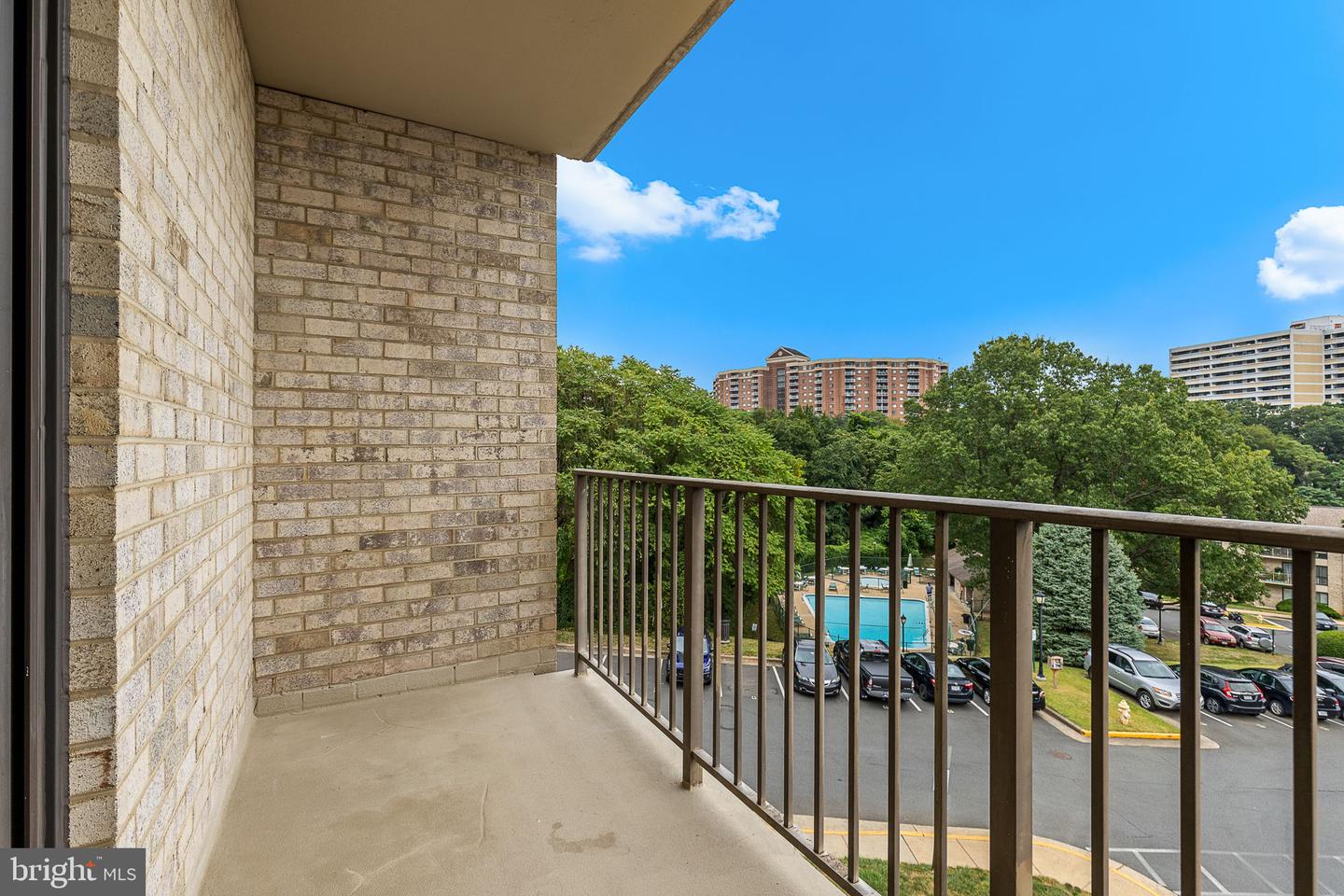 6151 EDSALL RD #I, ALEXANDRIA, Virginia 22304, 2 Bedrooms Bedrooms, ,1 BathroomBathrooms,Residential,For sale,6151 EDSALL RD #I,VAAX2048800 MLS # VAAX2048800