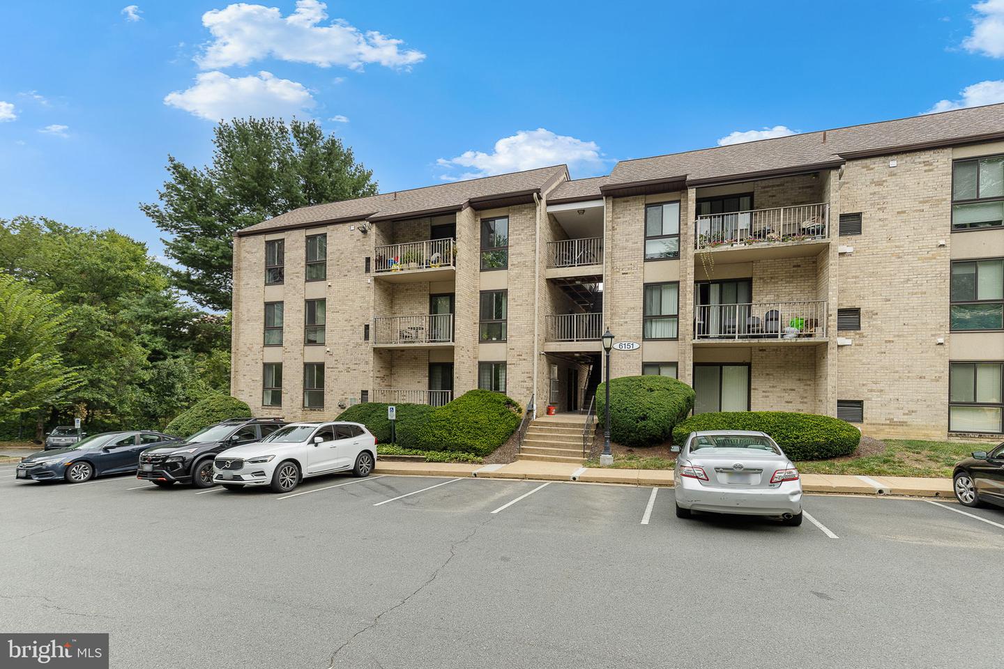 6151 EDSALL RD #I, ALEXANDRIA, Virginia 22304, 2 Bedrooms Bedrooms, ,1 BathroomBathrooms,Residential,For sale,6151 EDSALL RD #I,VAAX2048800 MLS # VAAX2048800