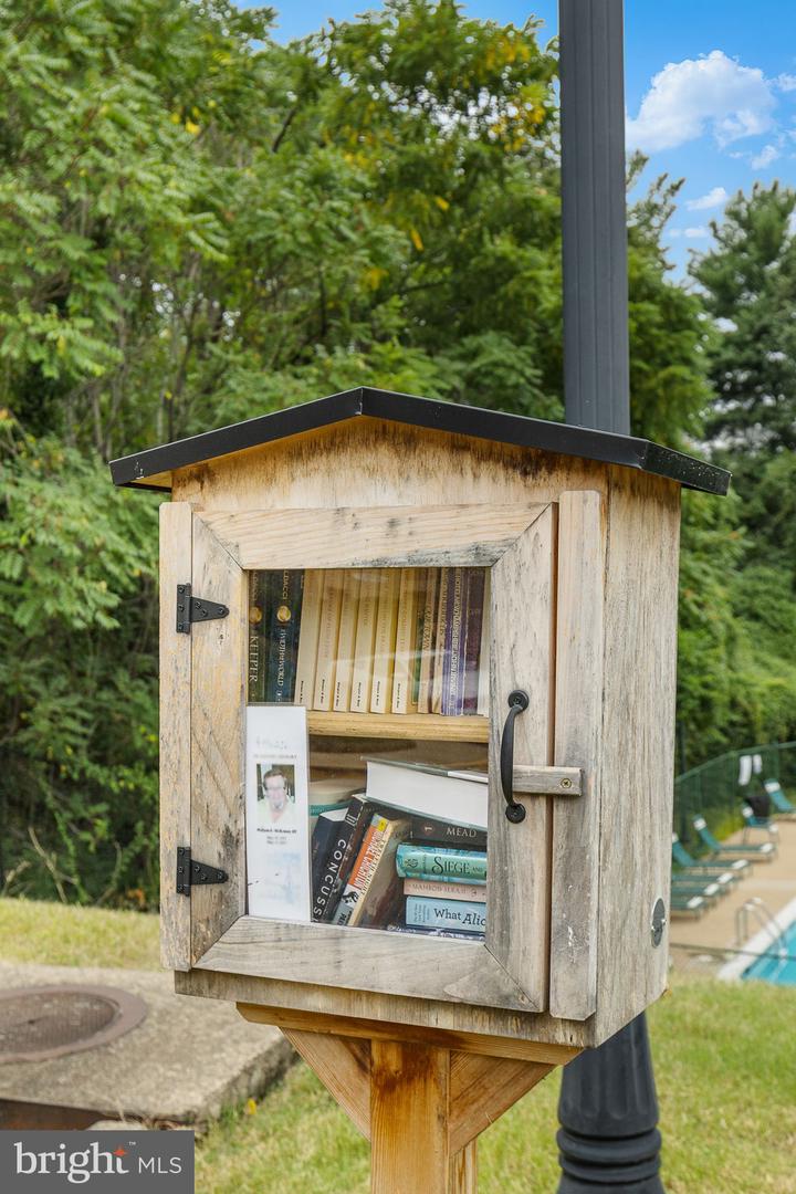 6151 EDSALL RD #I, ALEXANDRIA, Virginia 22304, 2 Bedrooms Bedrooms, ,1 BathroomBathrooms,Residential,For sale,6151 EDSALL RD #I,VAAX2048800 MLS # VAAX2048800