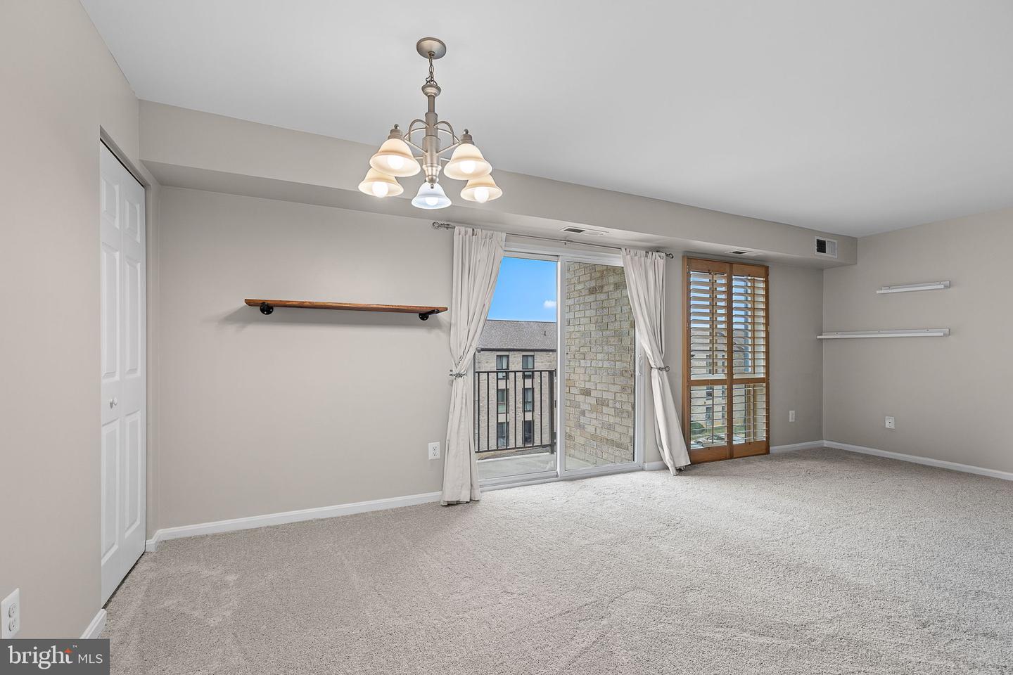 6151 EDSALL RD #I, ALEXANDRIA, Virginia 22304, 2 Bedrooms Bedrooms, ,1 BathroomBathrooms,Residential,For sale,6151 EDSALL RD #I,VAAX2048800 MLS # VAAX2048800