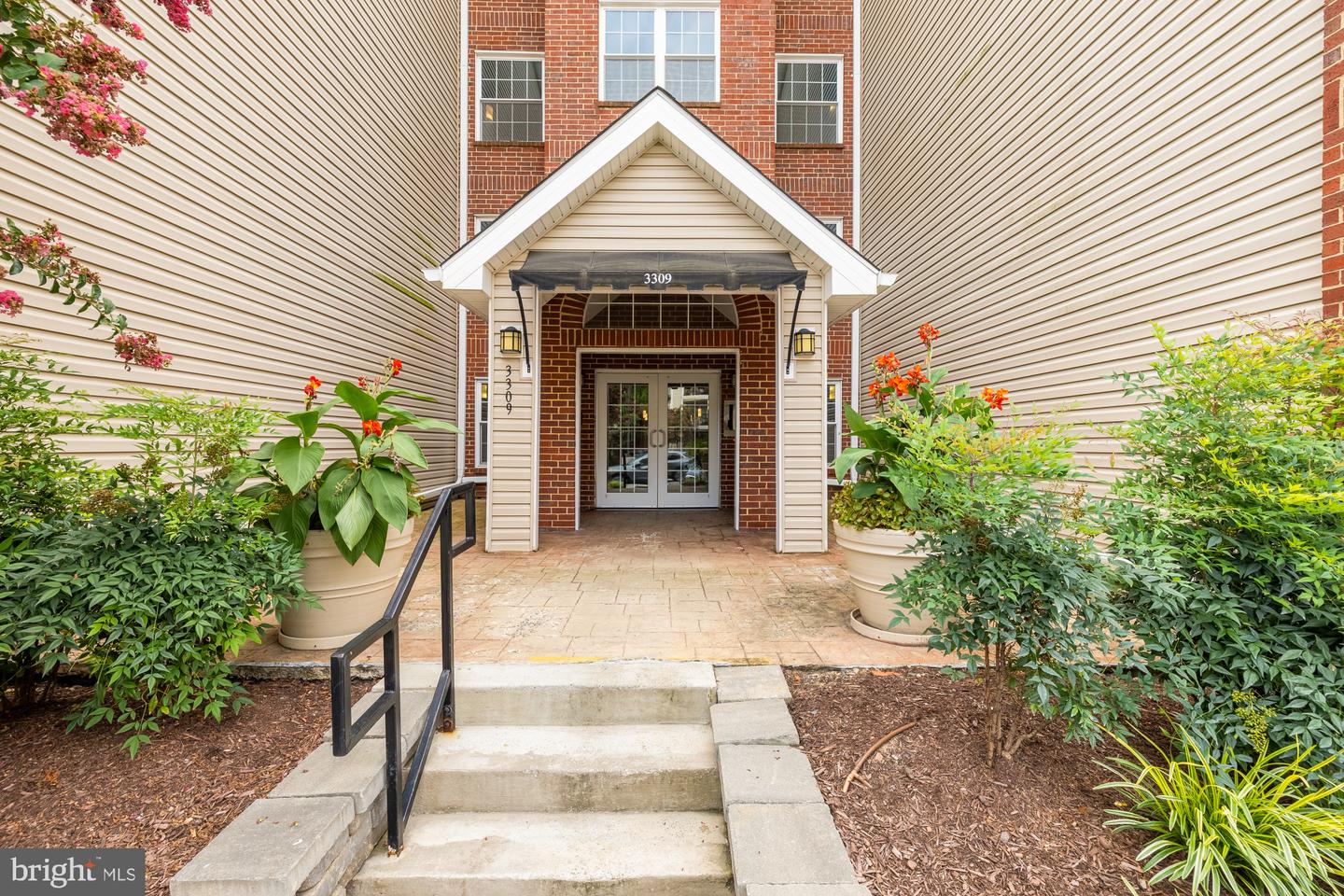 3309 WYNDHAM CIR #3180, ALEXANDRIA, Virginia 22302, 1 Bedroom Bedrooms, ,1 BathroomBathrooms,Residential,For sale,3309 WYNDHAM CIR #3180,VAAX2049564 MLS # VAAX2049564
