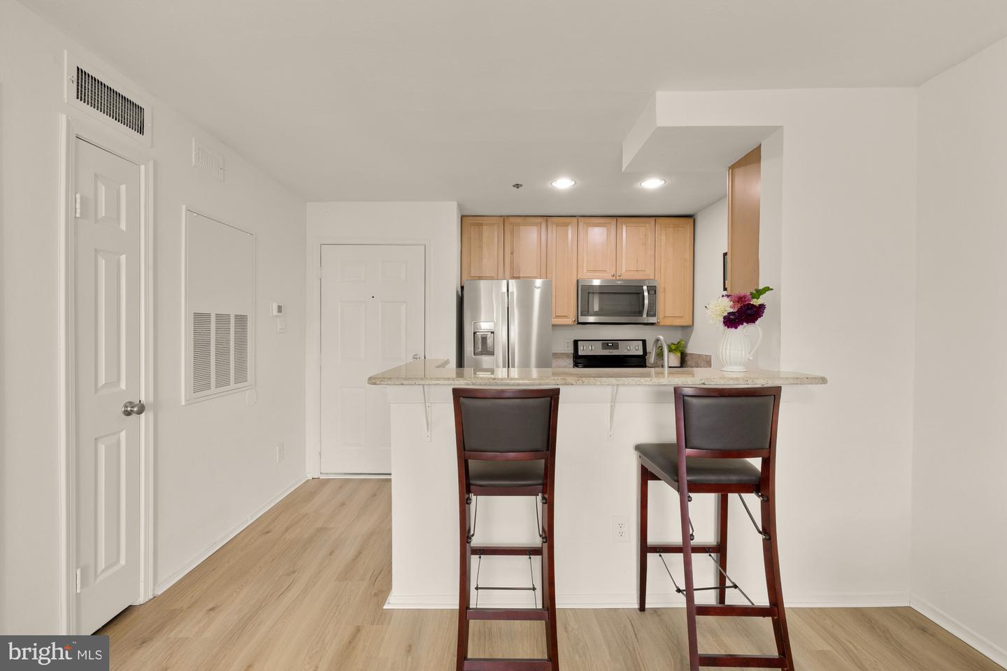 3309 WYNDHAM CIR #3180, ALEXANDRIA, Virginia 22302, 1 Bedroom Bedrooms, ,1 BathroomBathrooms,Residential,For sale,3309 WYNDHAM CIR #3180,VAAX2049564 MLS # VAAX2049564