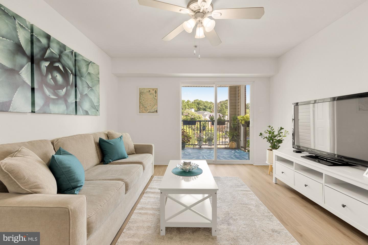 3309 WYNDHAM CIR #3180, ALEXANDRIA, Virginia 22302, 1 Bedroom Bedrooms, ,1 BathroomBathrooms,Residential,For sale,3309 WYNDHAM CIR #3180,VAAX2049564 MLS # VAAX2049564