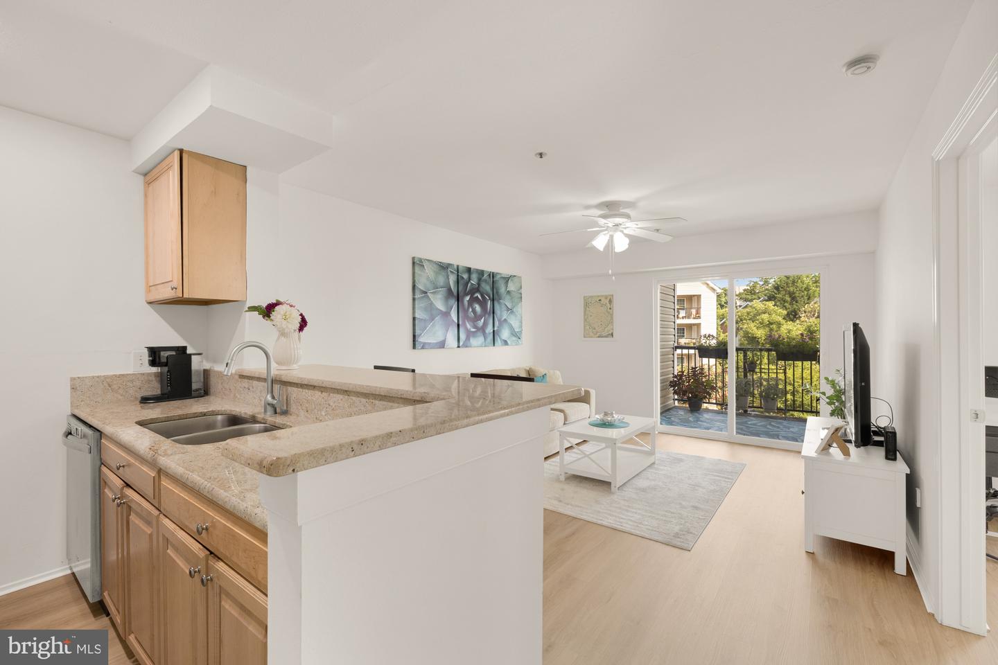 3309 WYNDHAM CIR #3180, ALEXANDRIA, Virginia 22302, 1 Bedroom Bedrooms, ,1 BathroomBathrooms,Residential,For sale,3309 WYNDHAM CIR #3180,VAAX2049564 MLS # VAAX2049564