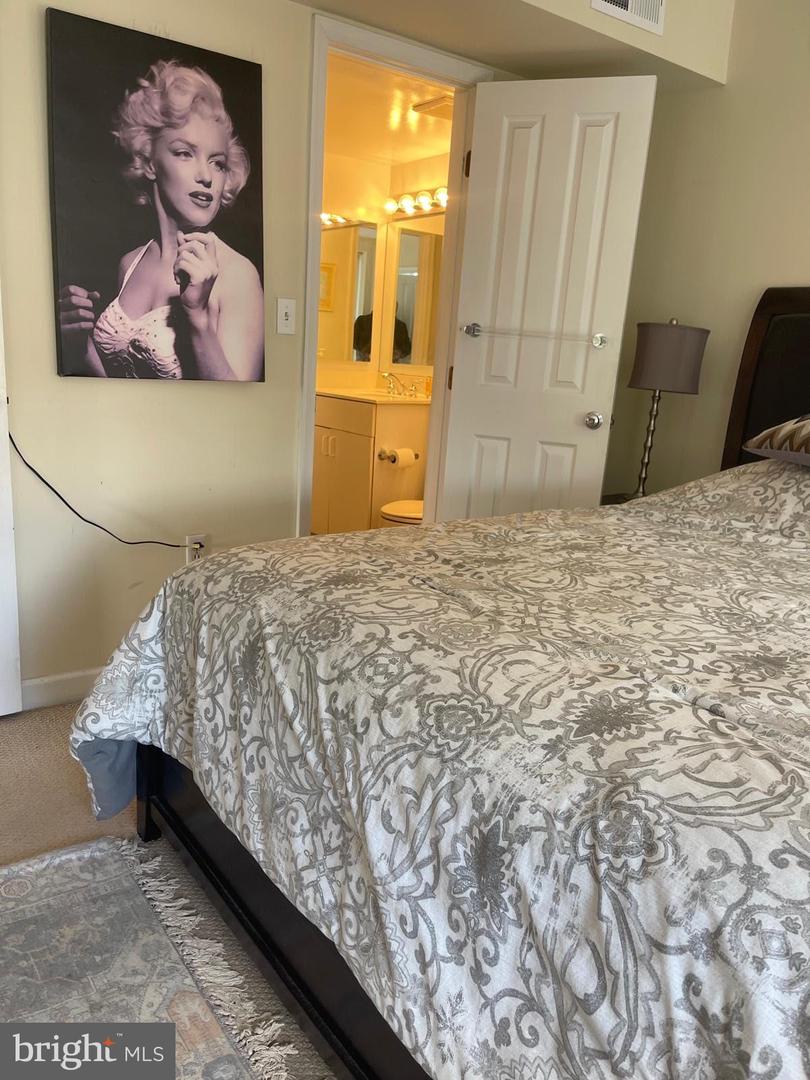 601 PENNSYLVANIA AVE NW #710, WASHINGTON, District Of Columbia 20004, 1 Bedroom Bedrooms, ,1 BathroomBathrooms,Residential,For sale,601 PENNSYLVANIA AVE NW #710,DCDC2229310 MLS # DCDC2229310 601 PENNSYLVANIA AVE NW #710, WASHINGTON, District Of Columbia 20004, 1 Bedroom Bedrooms, ,1 BathroomBathrooms,Residential,For sale,601 PENNSYLVANIA AVE NW #710,DCDC2229310 MLS # DCDC2229310