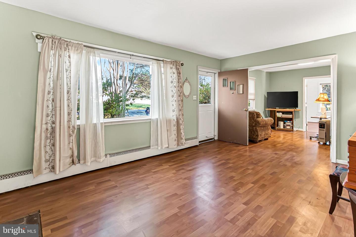 11415 FAIRFAX STATION RD, FAIRFAX STATION, Virginia 22039, 2 Bedrooms Bedrooms, ,1 BathroomBathrooms,Residential,For sale,11415 FAIRFAX STATION RD,VAFX2277602 MLS # VAFX2277602 11415 FAIRFAX STATION RD, FAIRFAX STATION, Virginia 22039, 2 Bedrooms Bedrooms, ,1 BathroomBathrooms,Residential,For sale,11415 FAIRFAX STATION RD,VAFX2277602 MLS # VAFX2277602