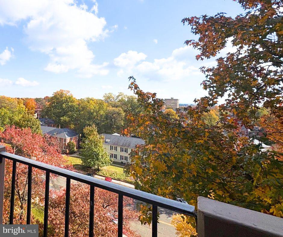 4141 N HENDERSON RD #702, ARLINGTON, Virginia 22203, 1 Bedroom Bedrooms, ,1 BathroomBathrooms,Residential,For sale,4141 N HENDERSON RD #702,VAAR2065710 MLS # VAAR2065710