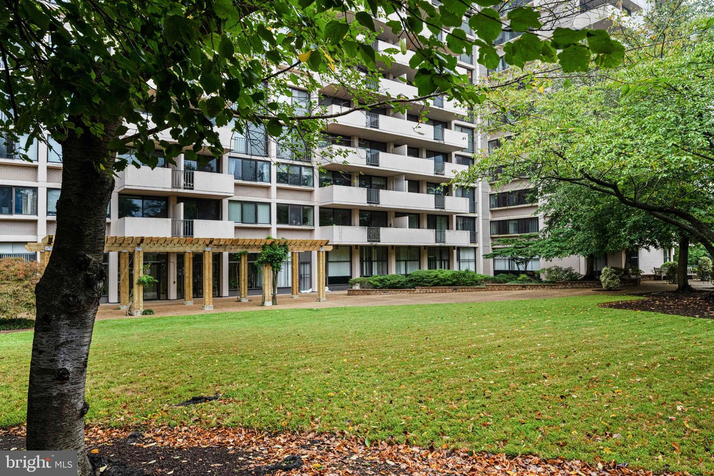 4141 N HENDERSON RD #702, ARLINGTON, Virginia 22203, 1 Bedroom Bedrooms, ,1 BathroomBathrooms,Residential,For sale,4141 N HENDERSON RD #702,VAAR2065710 MLS # VAAR2065710 4141 N HENDERSON RD #702, ARLINGTON, Virginia 22203, 1 Bedroom Bedrooms, ,1 BathroomBathrooms,Residential,For sale,4141 N HENDERSON RD #702,VAAR2065710 MLS # VAAR2065710