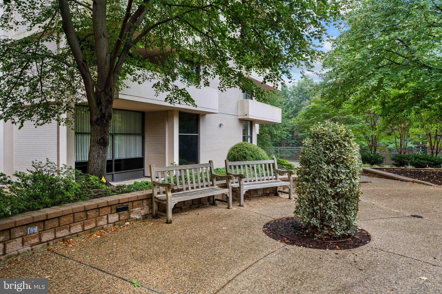 4141 N HENDERSON RD #702, ARLINGTON, Virginia 22203, 1 Bedroom Bedrooms, ,1 BathroomBathrooms,Residential,For sale,4141 N HENDERSON RD #702,VAAR2065710 MLS # VAAR2065710 4141 N HENDERSON RD #702, ARLINGTON, Virginia 22203, 1 Bedroom Bedrooms, ,1 BathroomBathrooms,Residential,For sale,4141 N HENDERSON RD #702,VAAR2065710 MLS # VAAR2065710