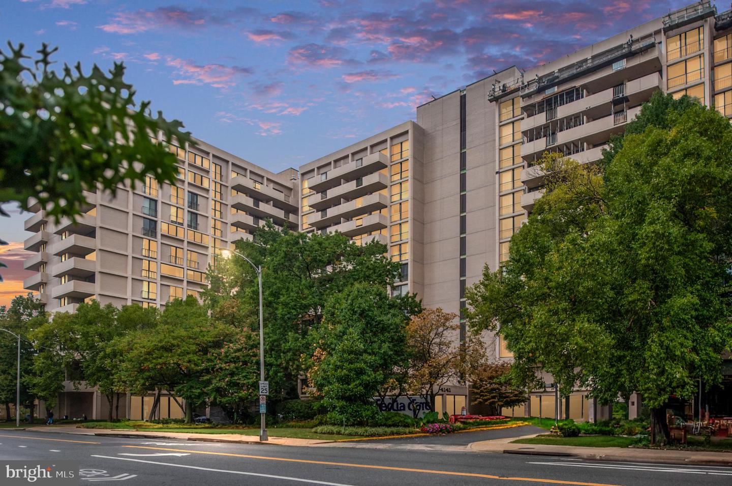 4141 N HENDERSON RD #702, ARLINGTON, Virginia 22203, 1 Bedroom Bedrooms, ,1 BathroomBathrooms,Residential,For sale,4141 N HENDERSON RD #702,VAAR2065710 MLS # VAAR2065710 4141 N HENDERSON RD #702, ARLINGTON, Virginia 22203, 1 Bedroom Bedrooms, ,1 BathroomBathrooms,Residential,For sale,4141 N HENDERSON RD #702,VAAR2065710 MLS # VAAR2065710