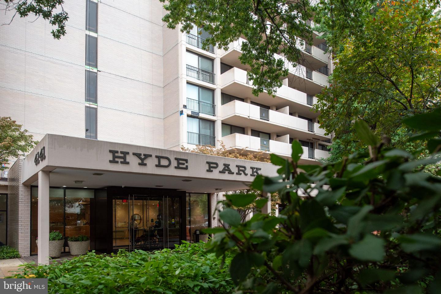 4141 N HENDERSON RD #702, ARLINGTON, Virginia 22203, 1 Bedroom Bedrooms, ,1 BathroomBathrooms,Residential,For sale,4141 N HENDERSON RD #702,VAAR2065710 MLS # VAAR2065710 4141 N HENDERSON RD #702, ARLINGTON, Virginia 22203, 1 Bedroom Bedrooms, ,1 BathroomBathrooms,Residential,For sale,4141 N HENDERSON RD #702,VAAR2065710 MLS # VAAR2065710