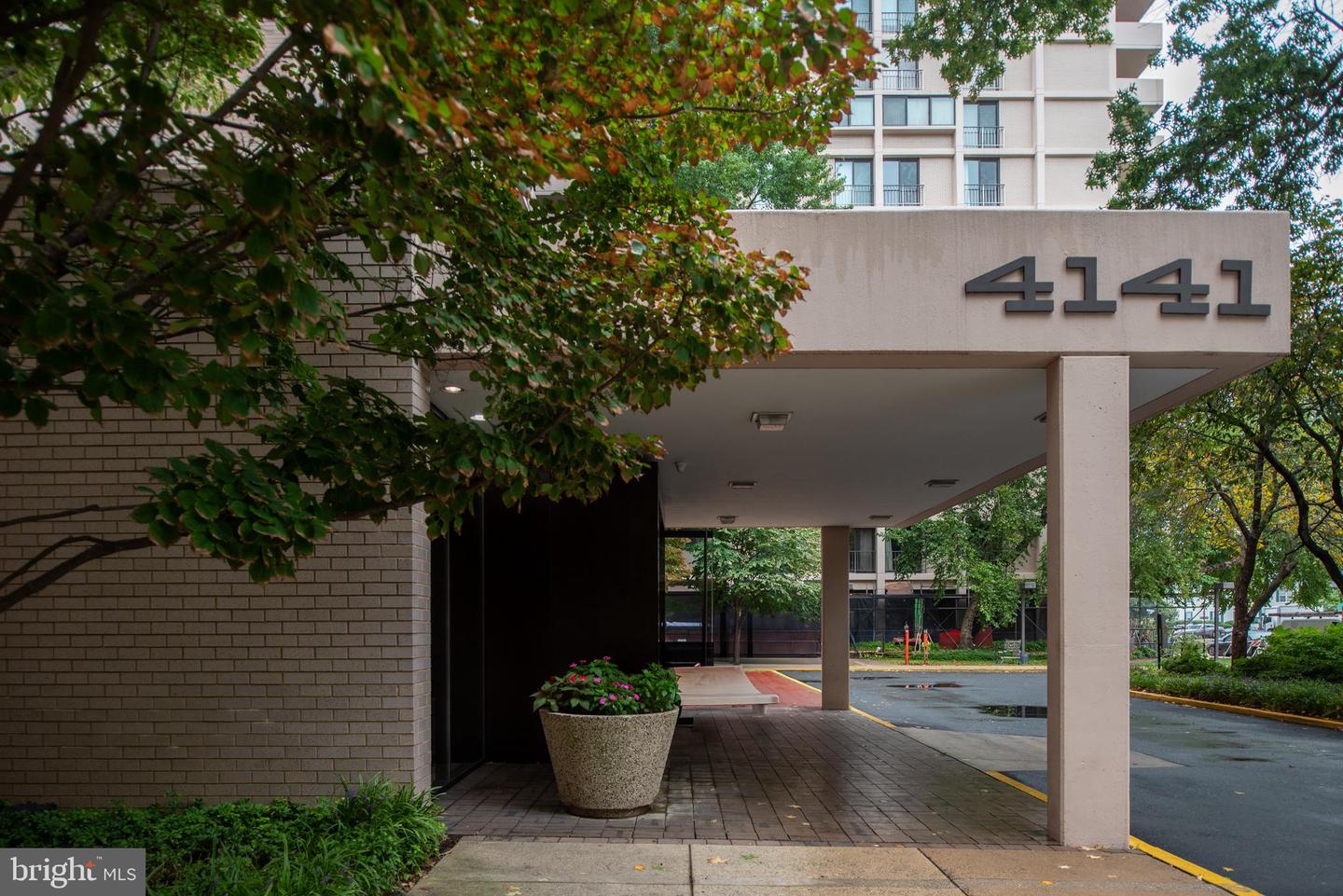 4141 N HENDERSON RD #702, ARLINGTON, Virginia 22203, 1 Bedroom Bedrooms, ,1 BathroomBathrooms,Residential,For sale,4141 N HENDERSON RD #702,VAAR2065710 MLS # VAAR2065710 4141 N HENDERSON RD #702, ARLINGTON, Virginia 22203, 1 Bedroom Bedrooms, ,1 BathroomBathrooms,Residential,For sale,4141 N HENDERSON RD #702,VAAR2065710 MLS # VAAR2065710